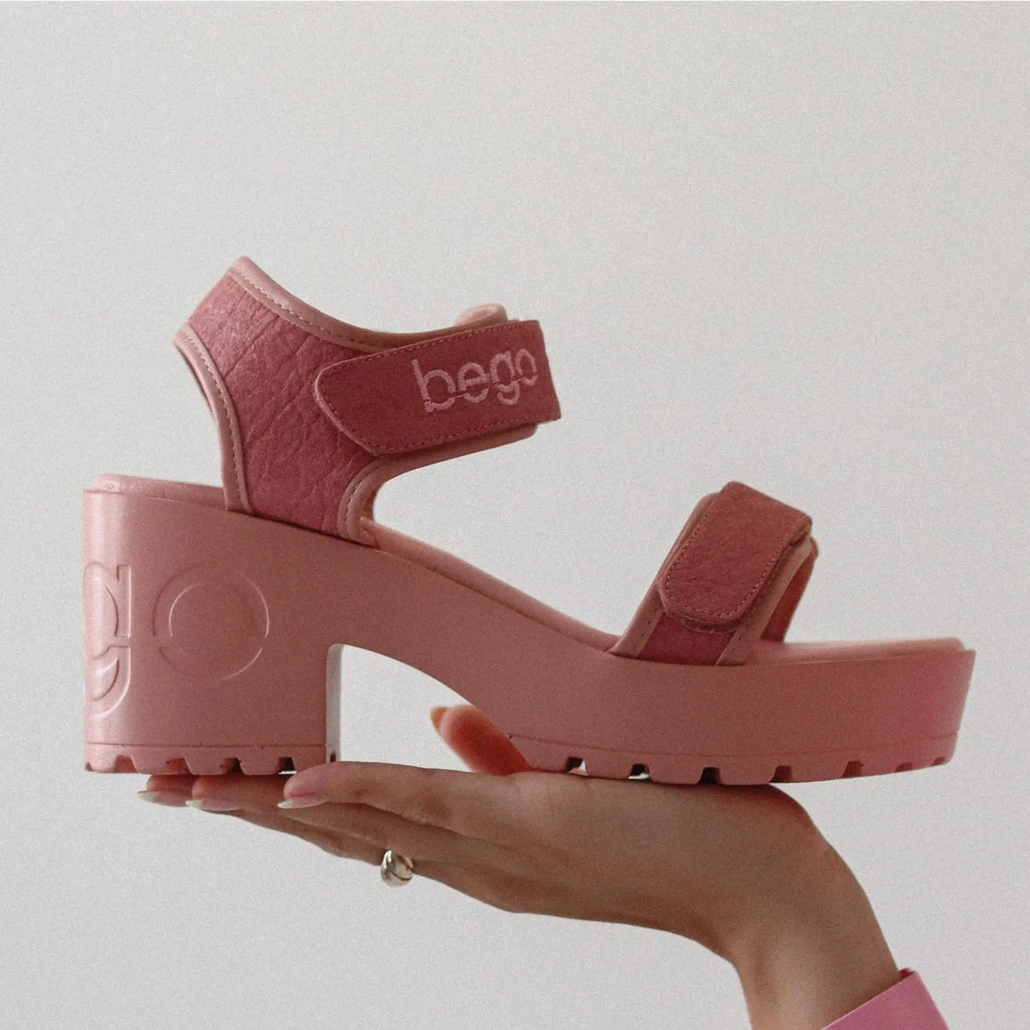 Pineapple Leather Heels for Women Open Toe Lug Sole Platform Fashion Block Heel Sandals for Vegan