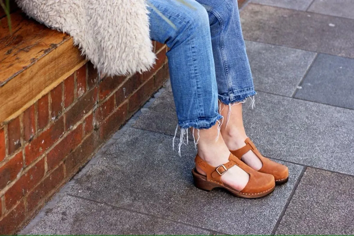 Swedish Low Wood T-Bar Sandal Clog I Women's Low Heel Clog Shoes on Brown Base I Alder Wooden Base with a Pronounced Arch Support I Brown Oiled Nubuck Leather