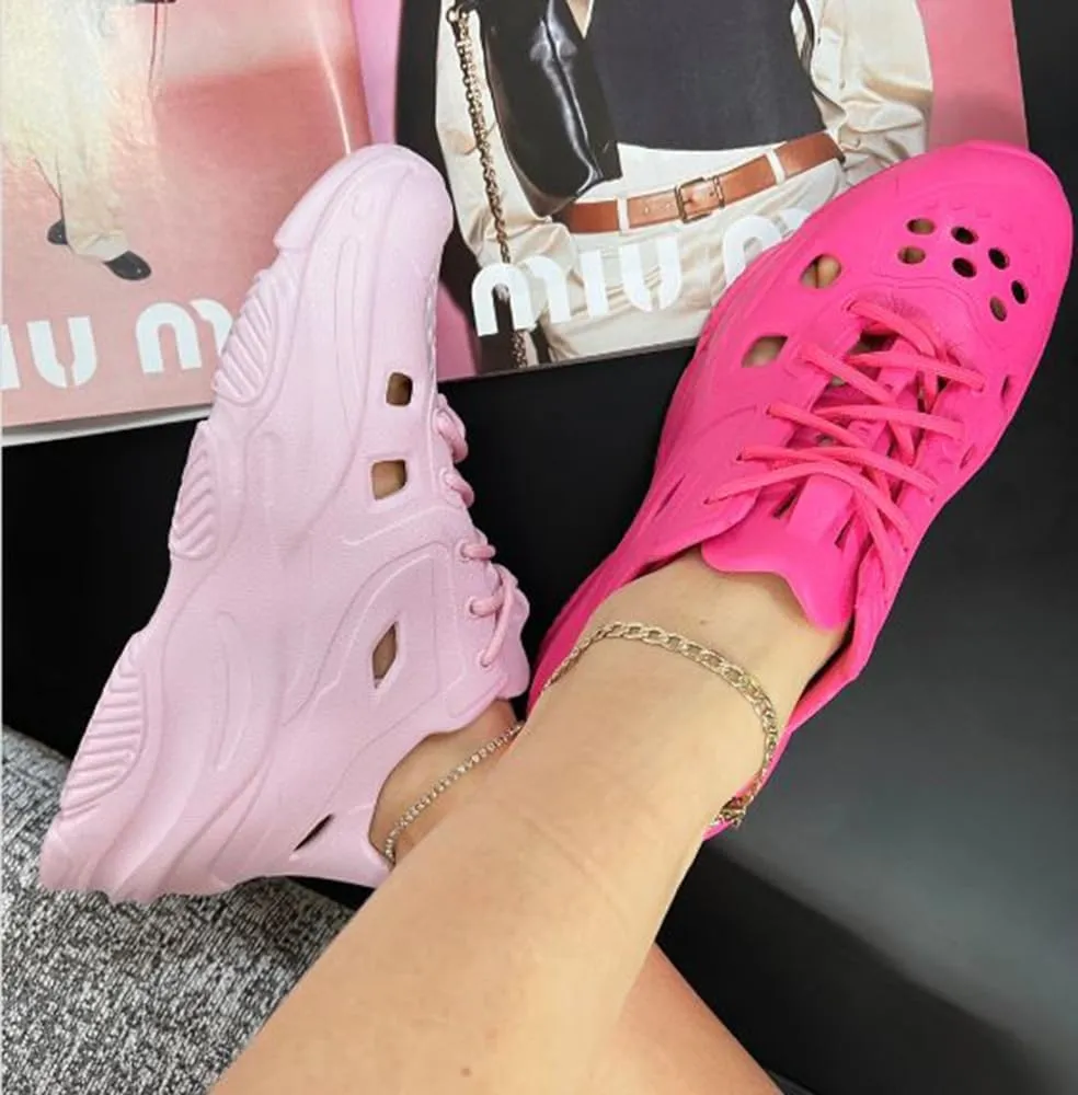 TOP Moda Shoes Women Foam Beach Sneakers Cut-Out Ventilation Openings Cushioned Arch Support Lace Up Lightweight Hidden Platform Heel